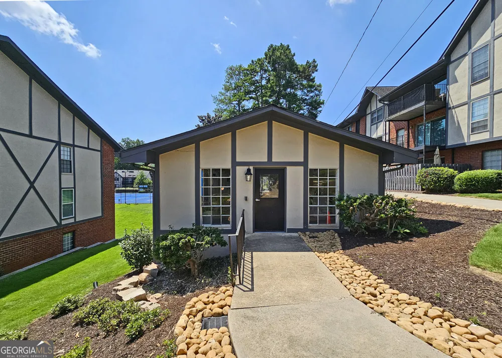6851 Roswell RD NE Sandy Springs, GA 30328