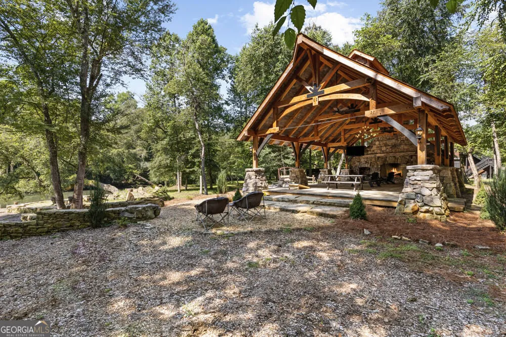 2 Weymans WAY Blue Ridge, GA 30513