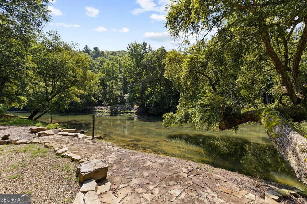 2 Weymans WAY Blue Ridge, GA 30513