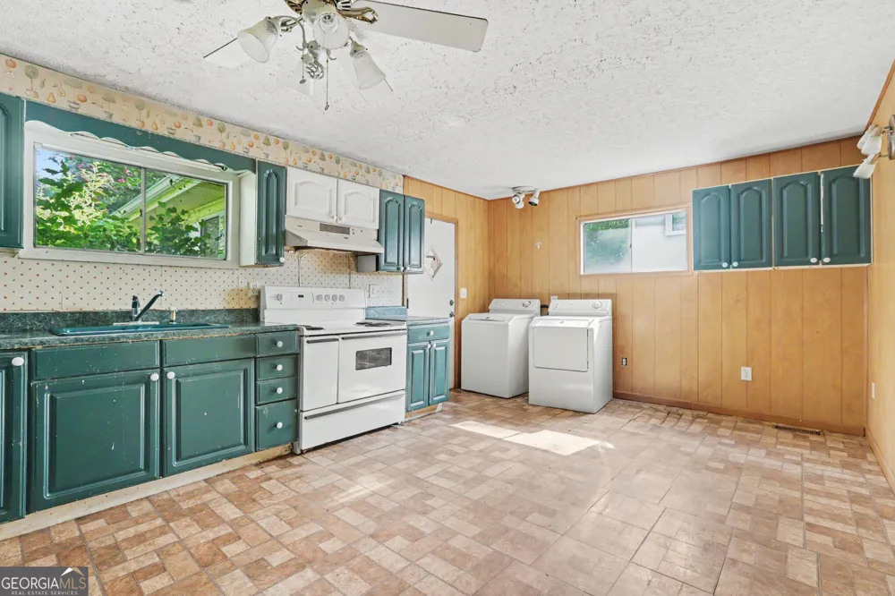 3370 Homera PL Decatur, GA 30032