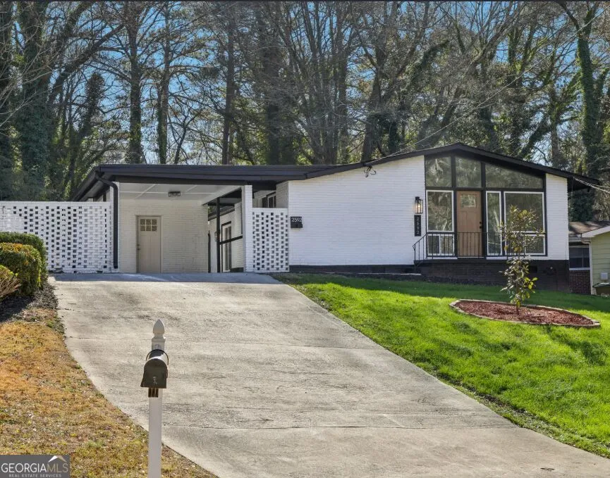 2592 Baker RD NW Atlanta, GA 30318