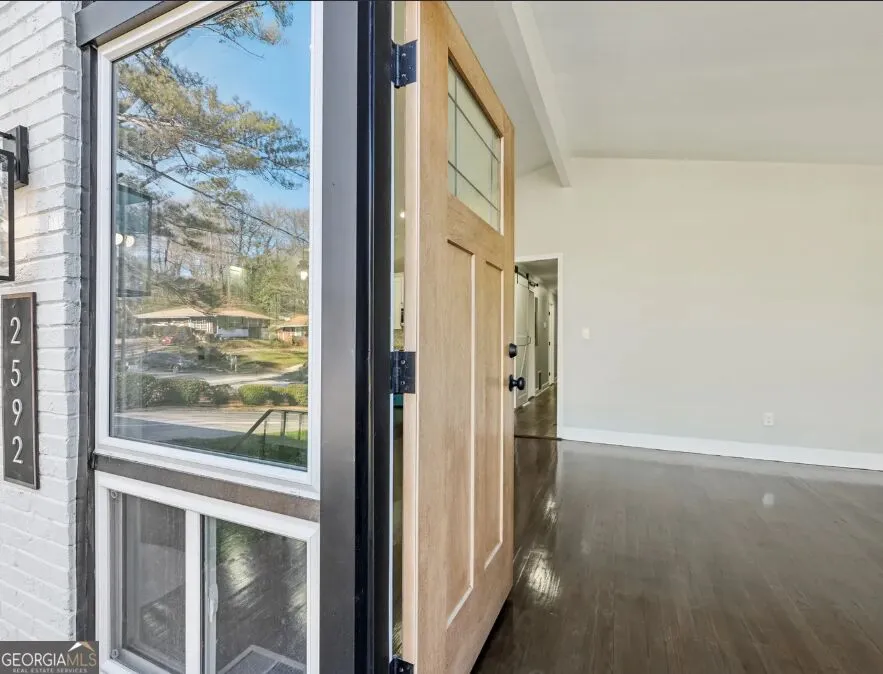 2592 Baker RD NW Atlanta, GA 30318