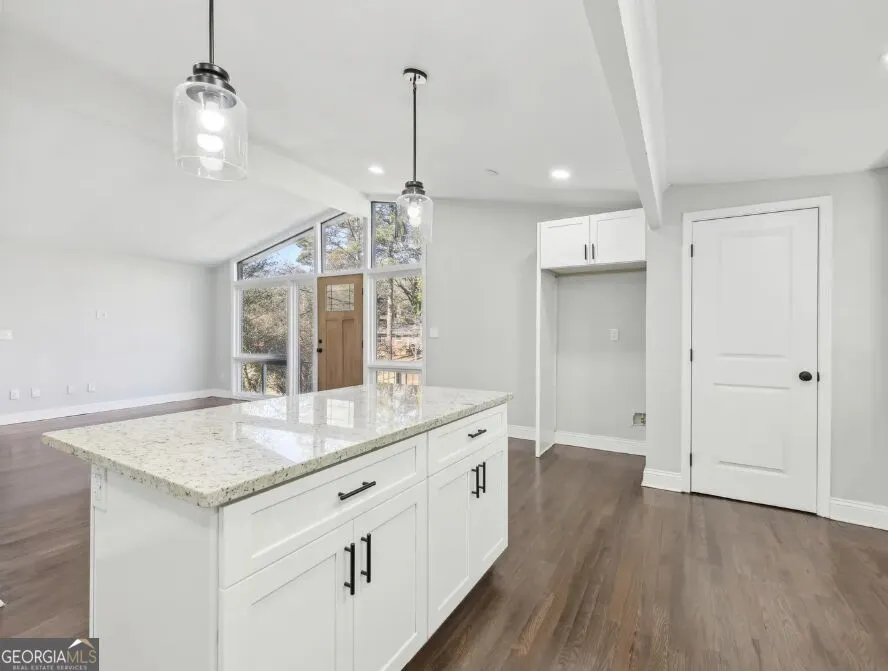 2592 Baker RD NW Atlanta, GA 30318