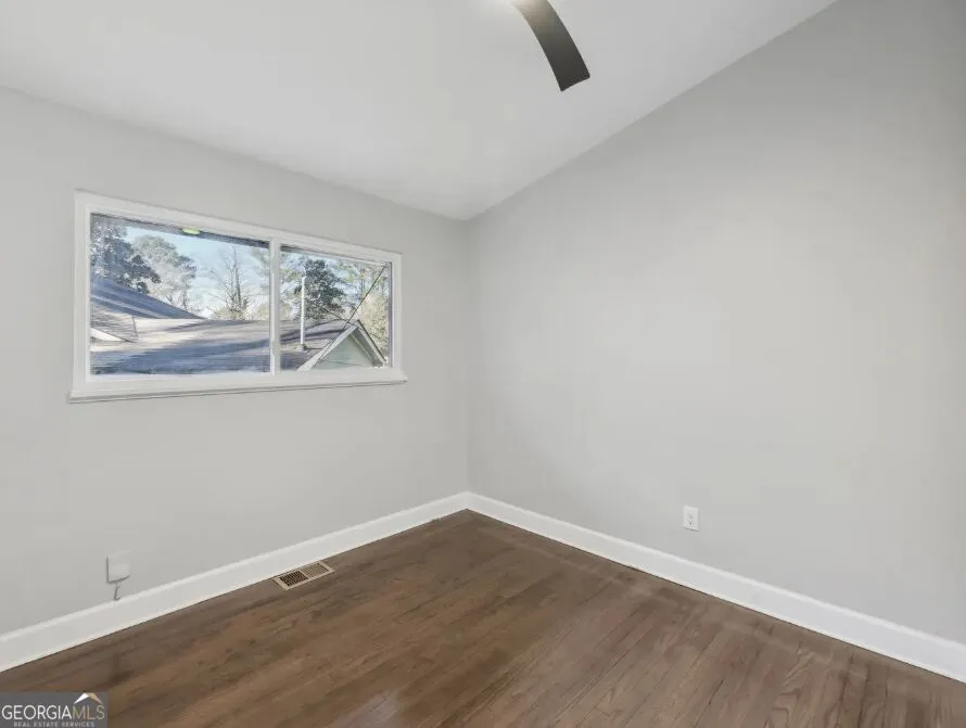 2592 Baker RD NW Atlanta, GA 30318