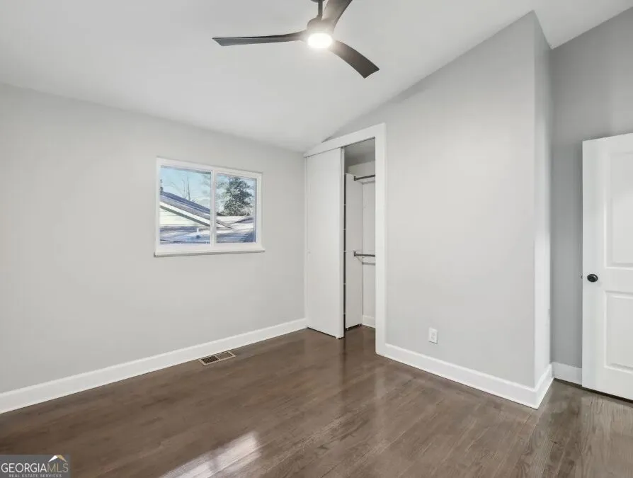 2592 Baker RD NW Atlanta, GA 30318