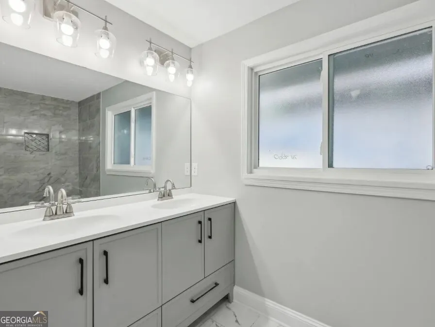 2592 Baker RD NW Atlanta, GA 30318