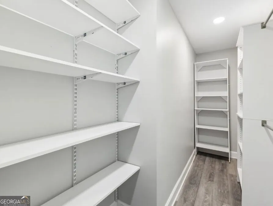 2592 Baker RD NW Atlanta, GA 30318