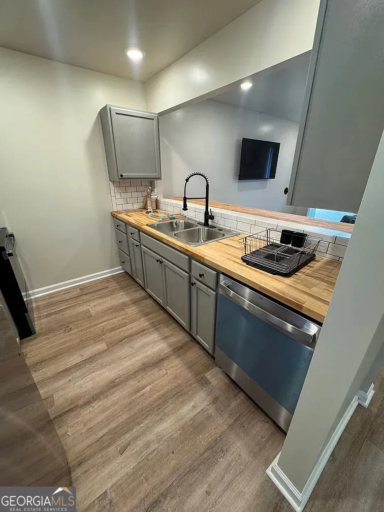 1107/1109 N. Oak ST Valdosta, GA 31601