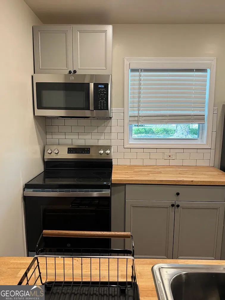 1107/1109 N. Oak ST Valdosta, GA 31601