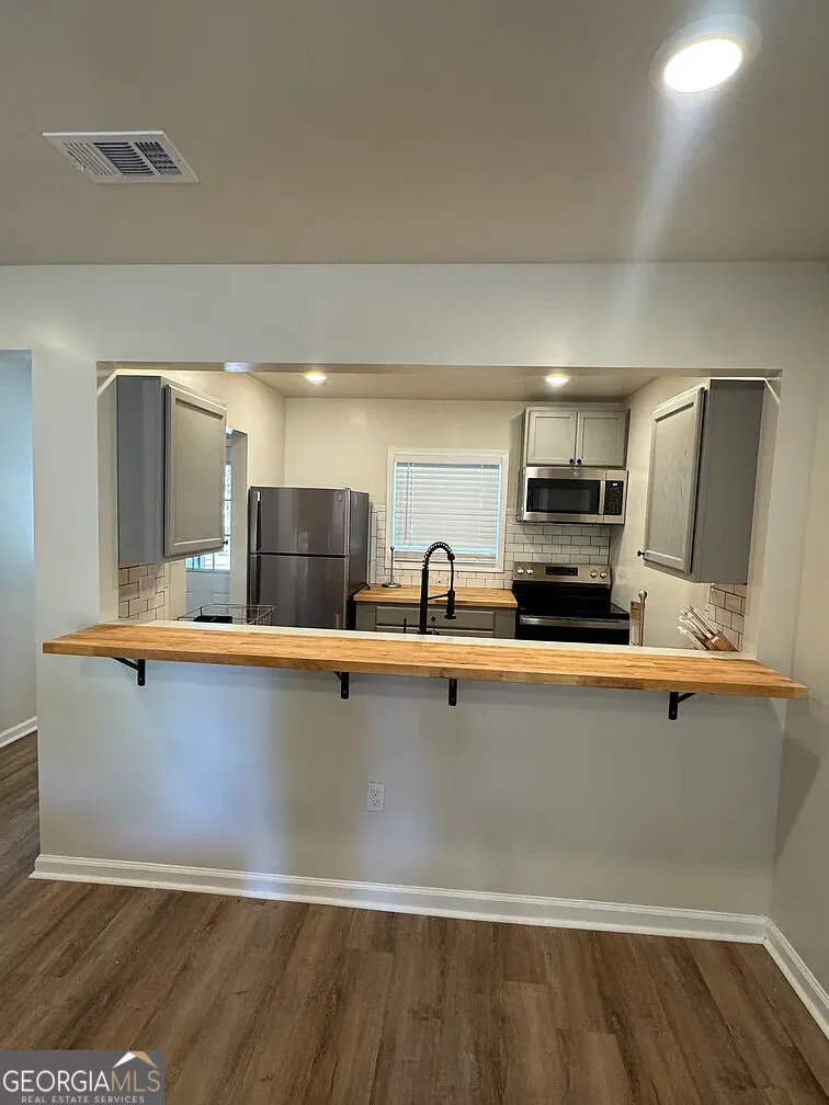 1107/1109 N. Oak ST Valdosta, GA 31601