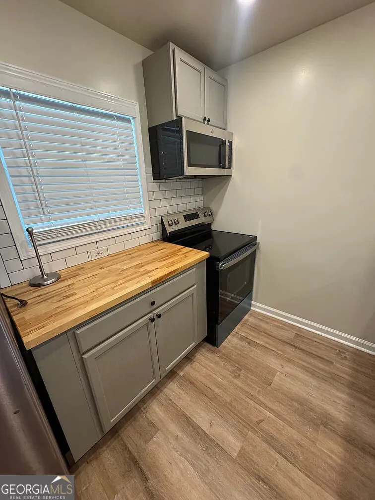 1107/1109 N. Oak ST Valdosta, GA 31601