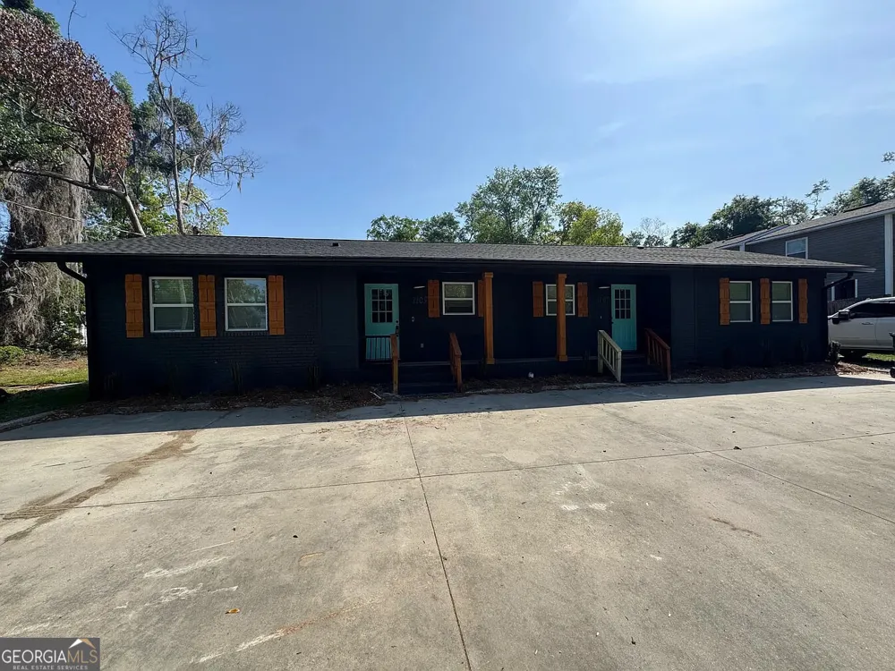 1107/1109 N. Oak ST Valdosta, GA 31601