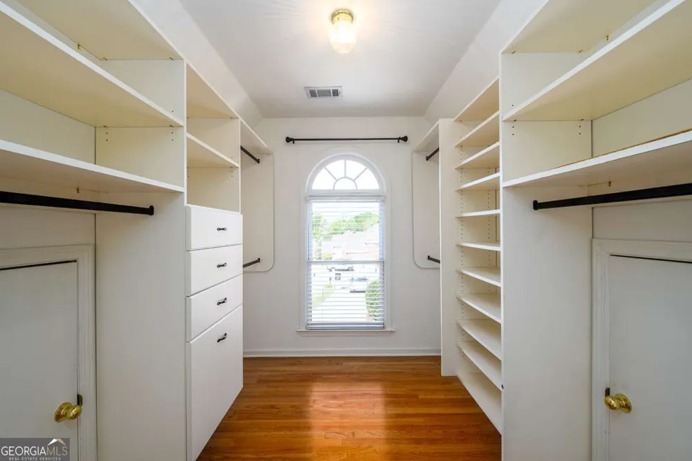 1560 Oak Park CV Decatur, GA 30033
