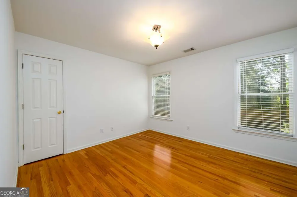 1560 Oak Park CV Decatur, GA 30033