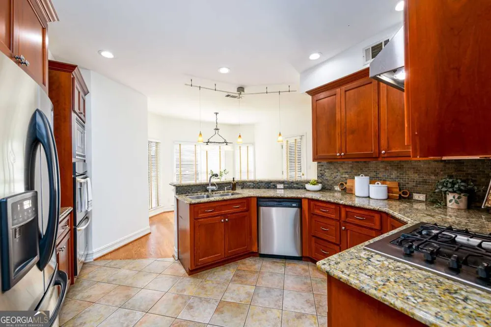 1560 Oak Park CV Decatur, GA 30033