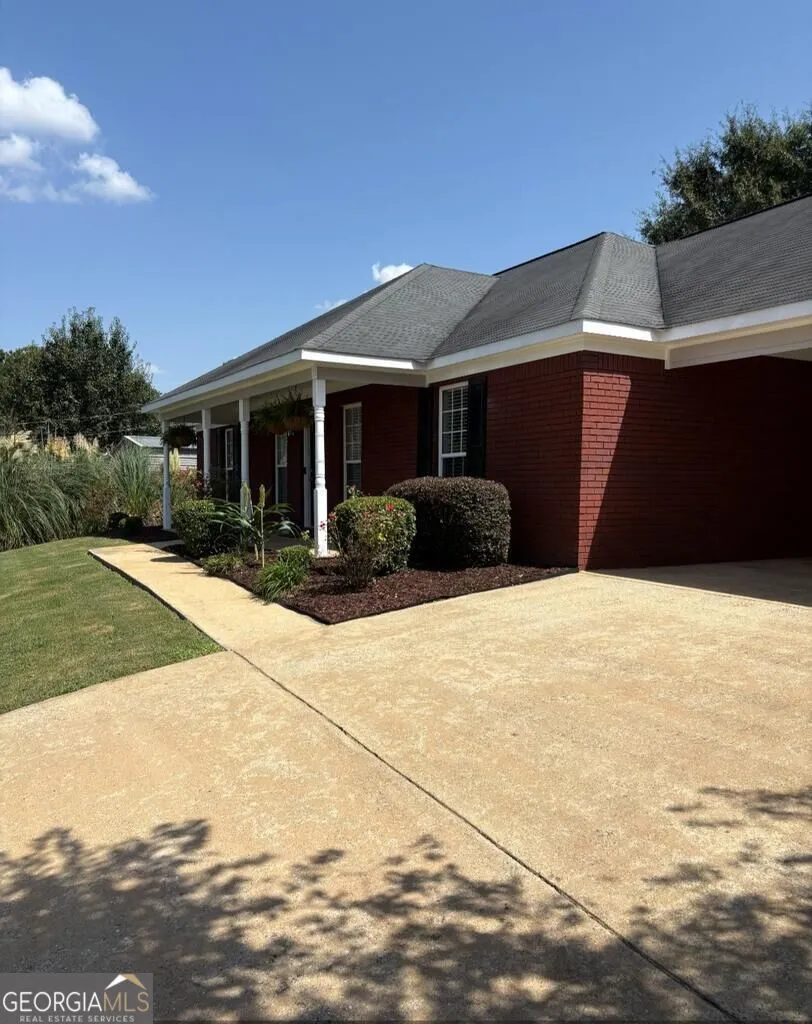 54 Lee RD Phenix City, AL 36870