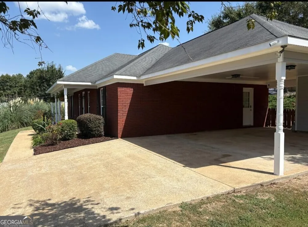 54 Lee RD Phenix City, AL 36870
