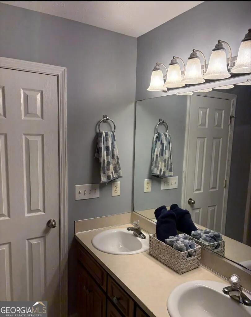 54 Lee RD Phenix City, AL 36870
