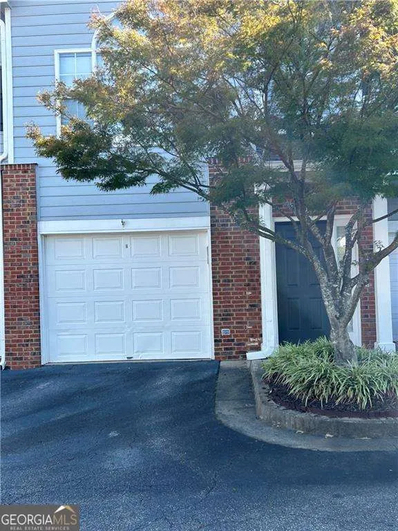 104 Vinings Forest CIR SE Smyrna, GA 30080