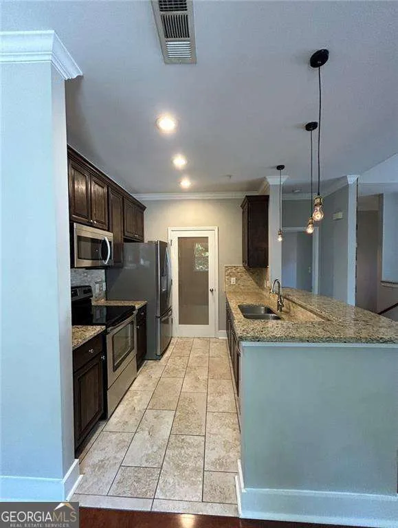 104 Vinings Forest CIR SE Smyrna, GA 30080