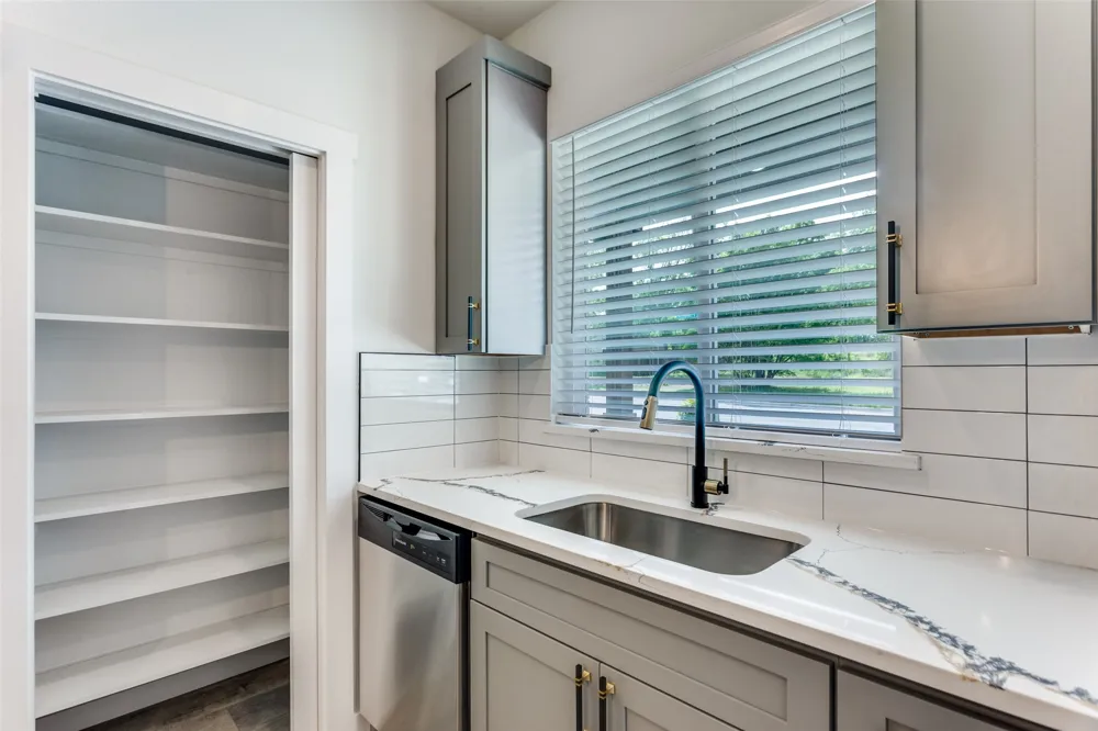 1329 Arizona Avenue Fort Worth, TX 76104