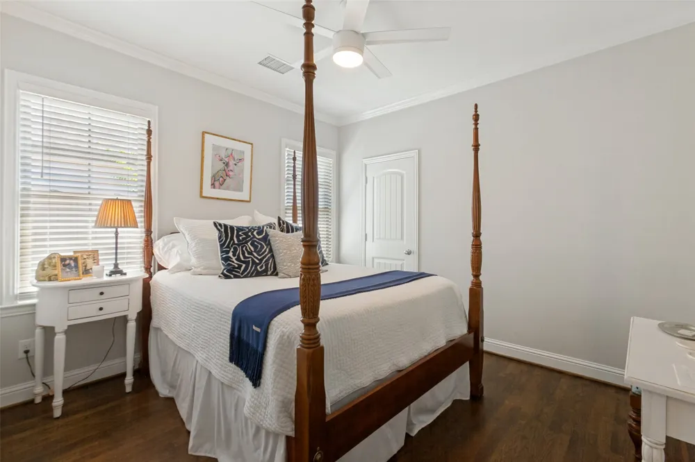 5834 Monticello Avenue Dallas, TX 75206
