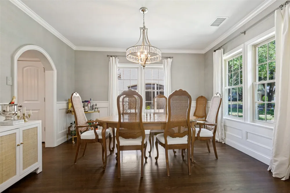 5834 Monticello Avenue Dallas, TX 75206