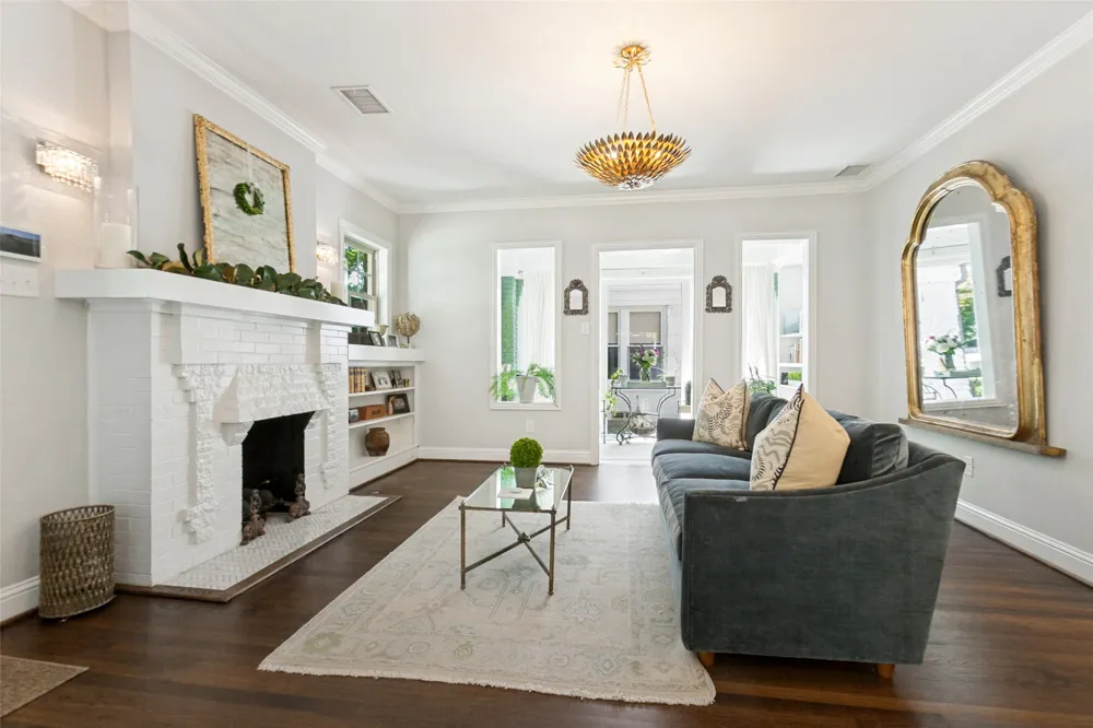5834 Monticello Avenue Dallas, TX 75206