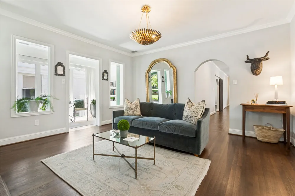 5834 Monticello Avenue Dallas, TX 75206