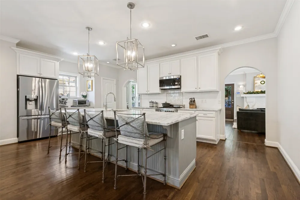 5834 Monticello Avenue Dallas, TX 75206