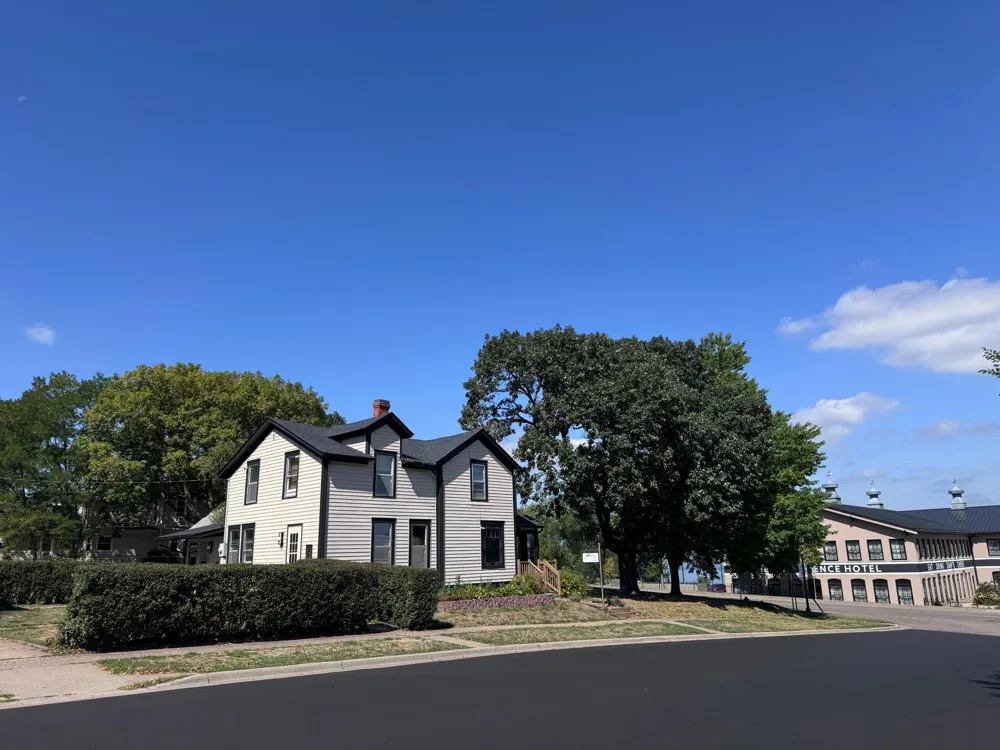 206 Eddy Street Hastings, MN 55033