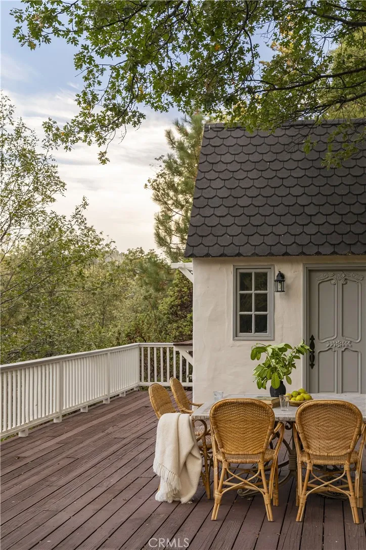1079 Sherwood Lake Arrowhead, CA 92352