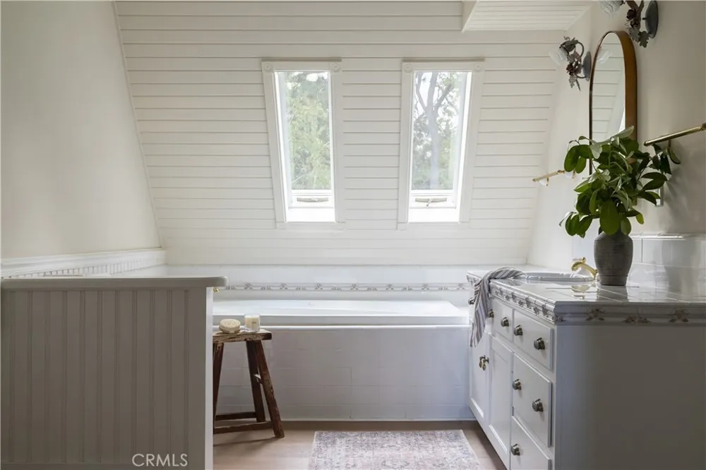 1079 Sherwood Lake Arrowhead, CA 92352
