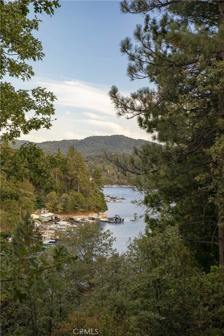 1079 Sherwood Lake Arrowhead, CA 92352