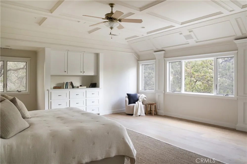 1079 Sherwood Lake Arrowhead, CA 92352