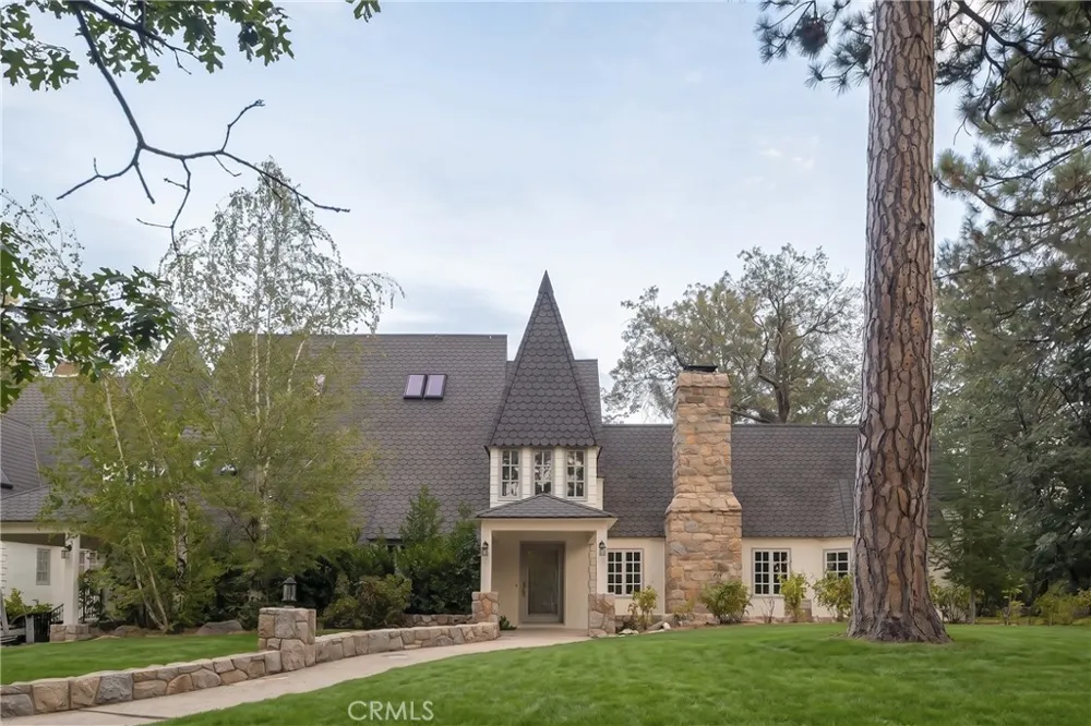 1079 Sherwood Lake Arrowhead, CA 92352