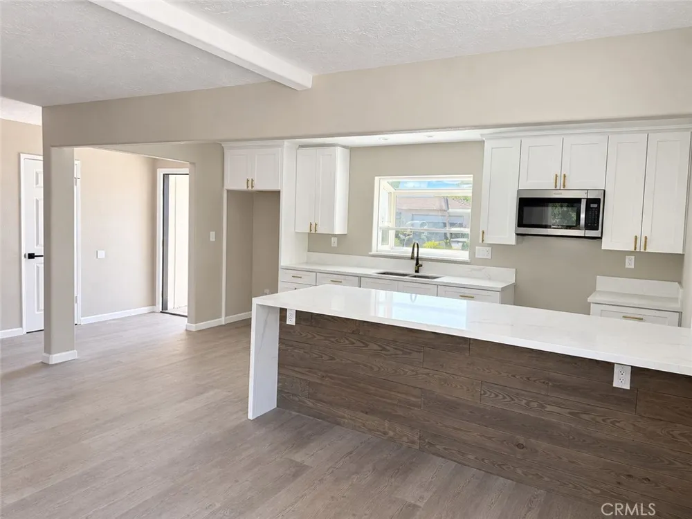 1735 W Jenner Street Lancaster, CA 93534
