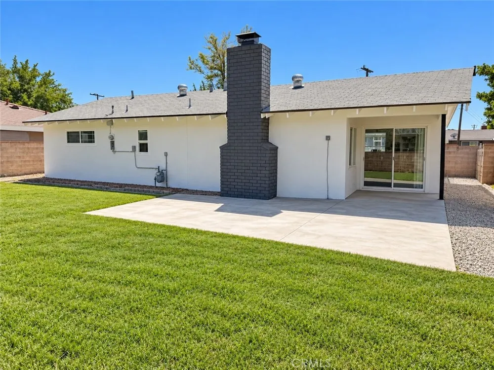 1735 W Jenner Street Lancaster, CA 93534