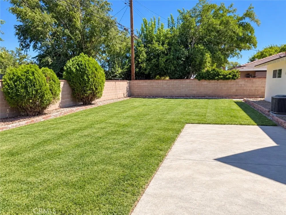 1735 W Jenner Street Lancaster, CA 93534