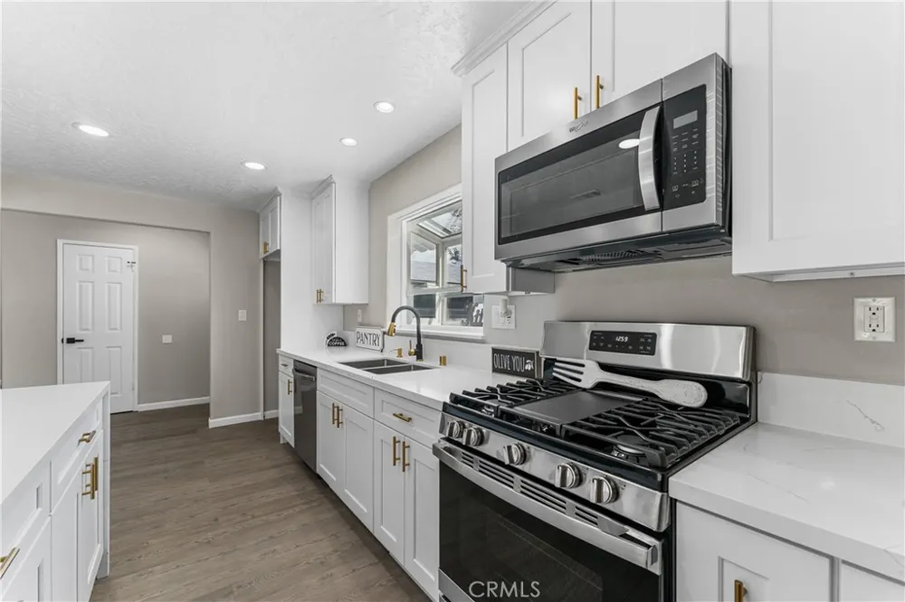 1735 W Jenner Street Lancaster, CA 93534