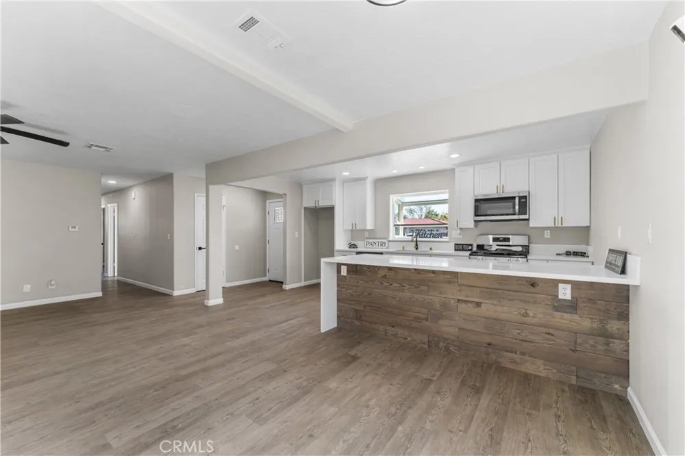 1735 W Jenner Street Lancaster, CA 93534