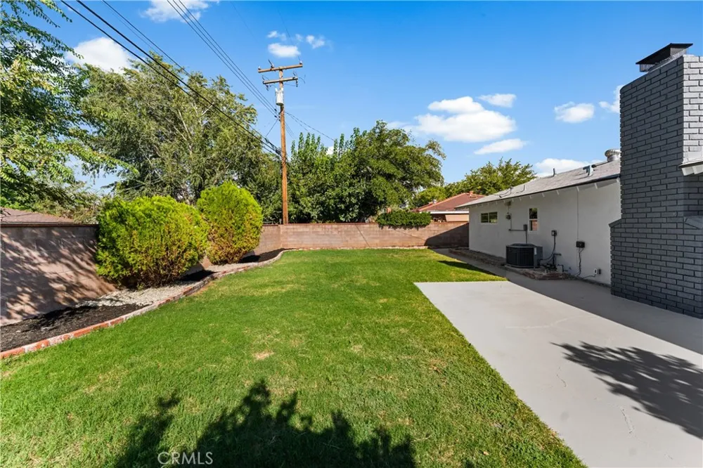 1735 W Jenner Street Lancaster, CA 93534
