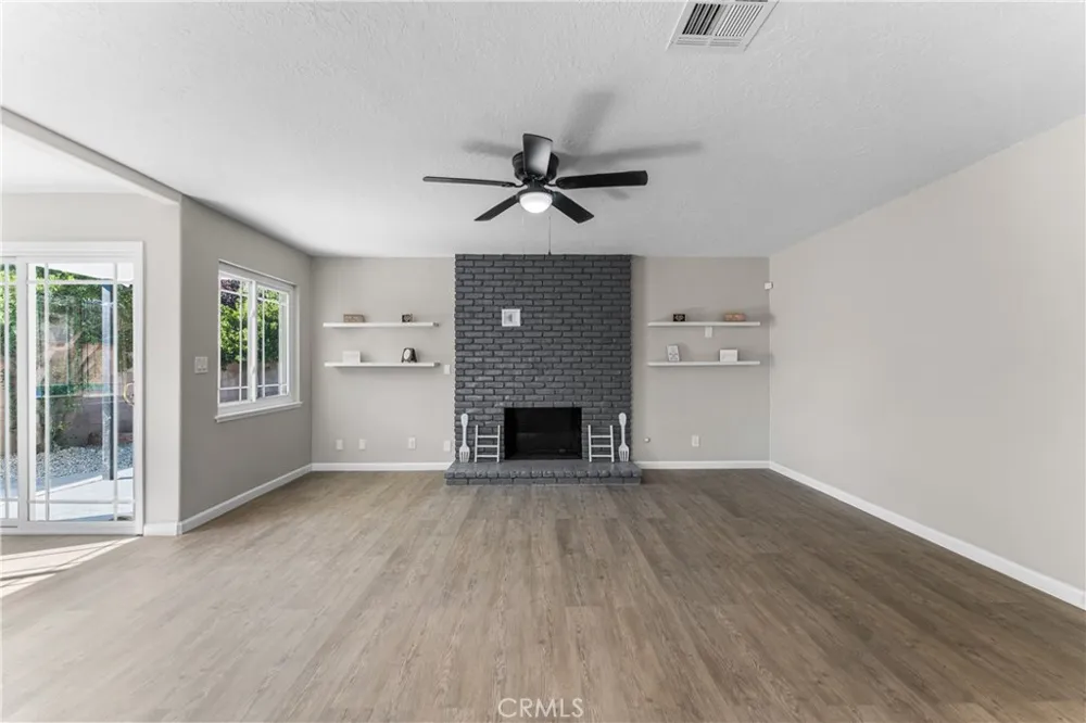 1735 W Jenner Street Lancaster, CA 93534