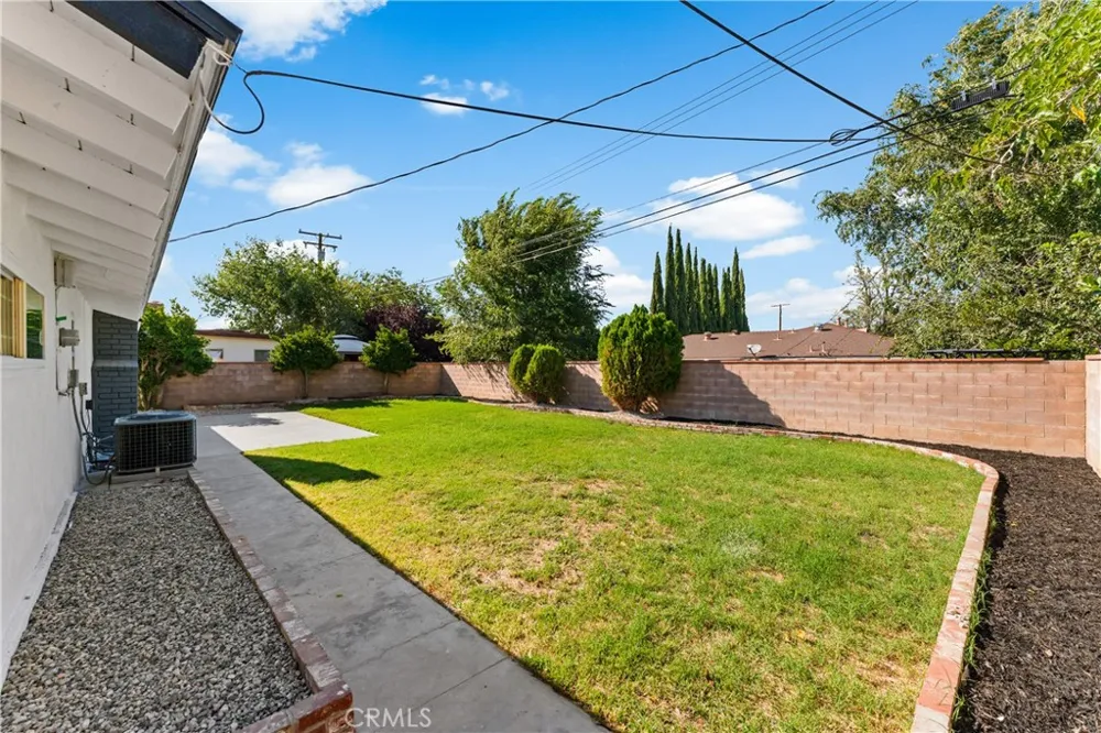 1735 W Jenner Street Lancaster, CA 93534