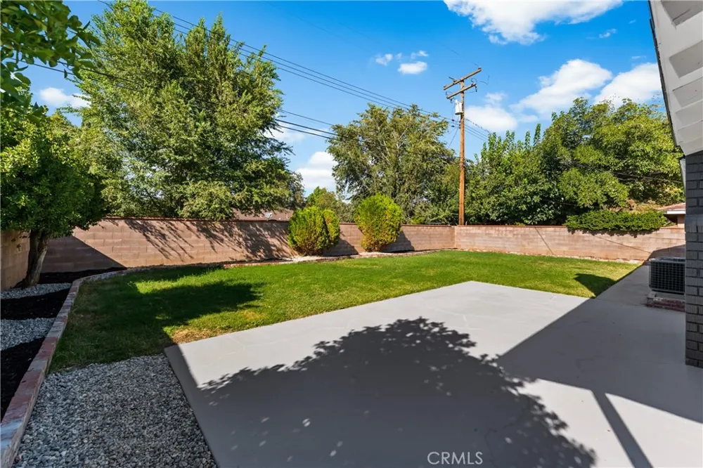 1735 W Jenner Street Lancaster, CA 93534