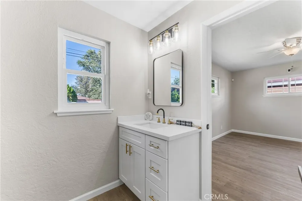1735 W Jenner Street Lancaster, CA 93534