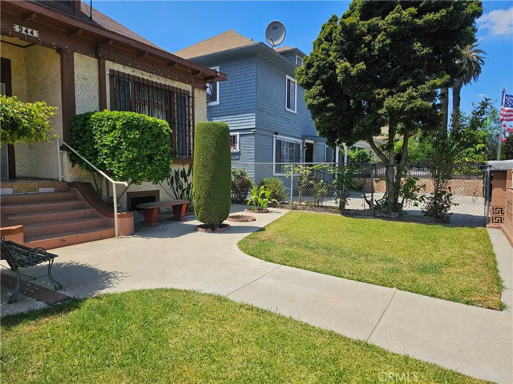 944 E 22nd Los Angeles, CA 90011