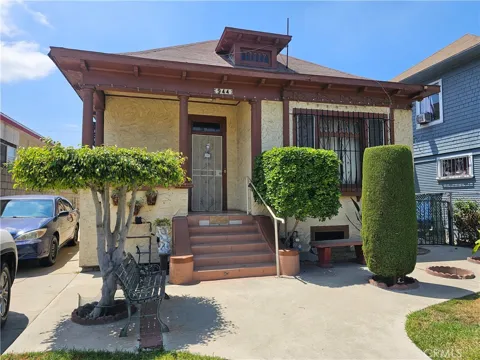 944 E 22nd