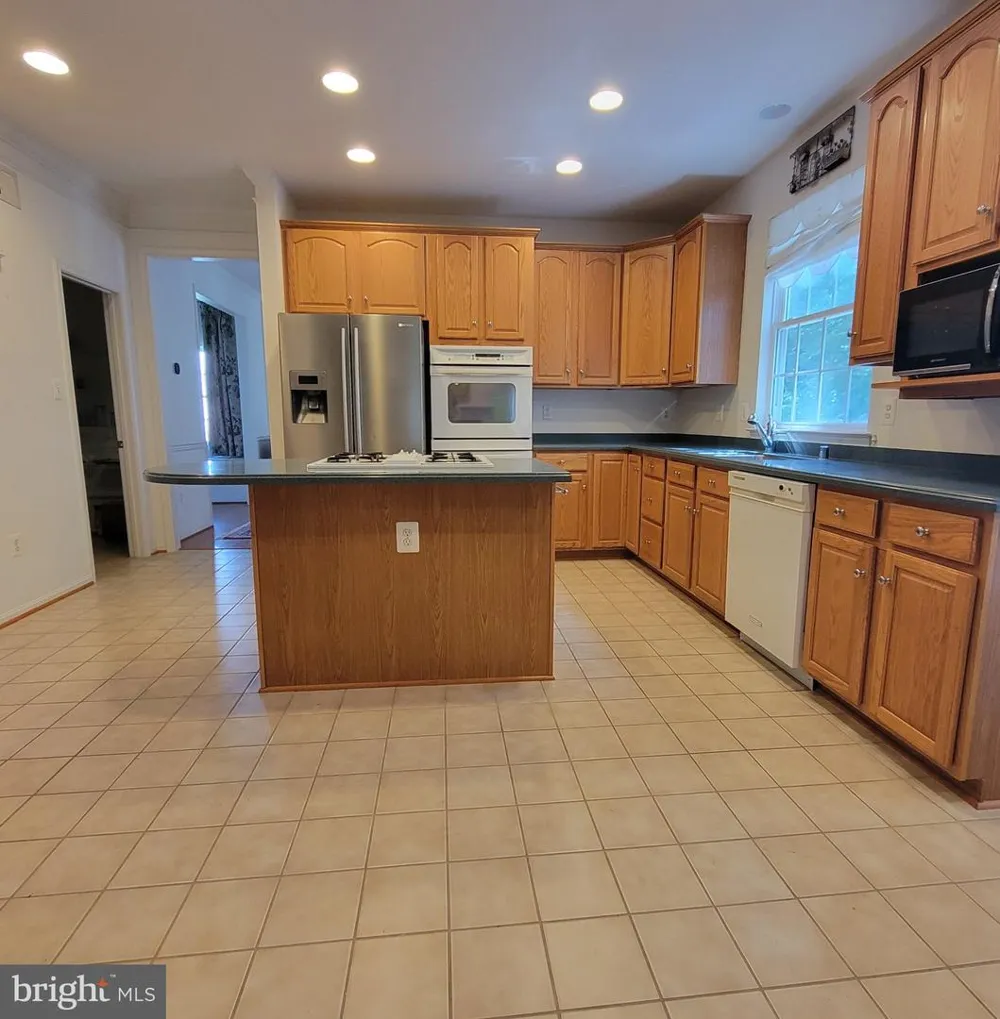 811 LAMOKA DRIVE Odenton, MD 21113