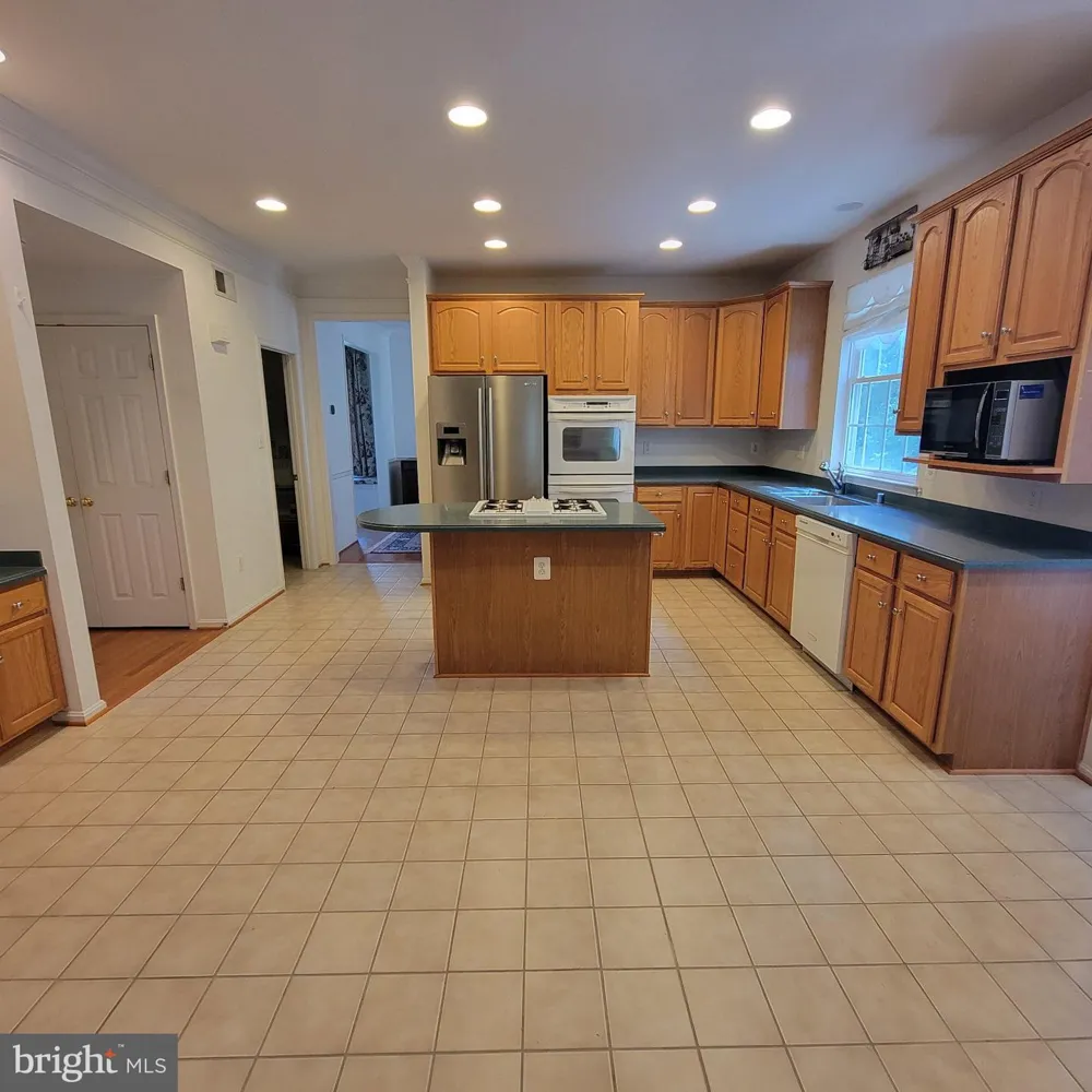 811 LAMOKA DRIVE Odenton, MD 21113
